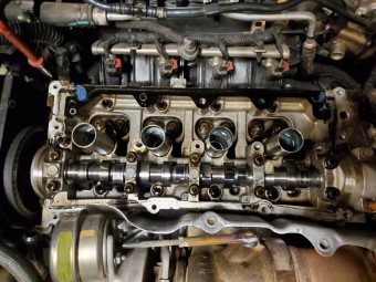 Dodge 1.4L DOHC cylinder head installation